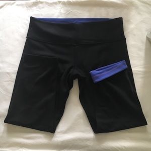 Lululemon athletica size 8 reversible 23" crops